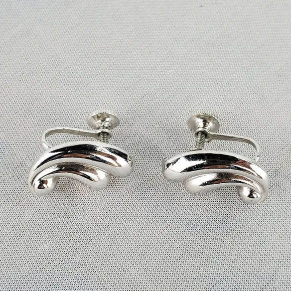 VTG Silver Tone Swirl Coro Signed Screw Back Earrings - Picture 2 of 7